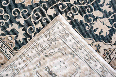 Antique Sivas Area Rug (6' x 8')